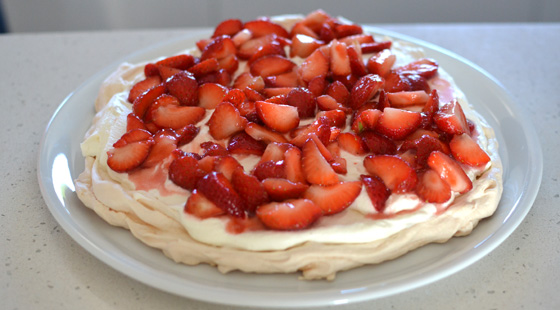 Lækker pavlova jordbærkage