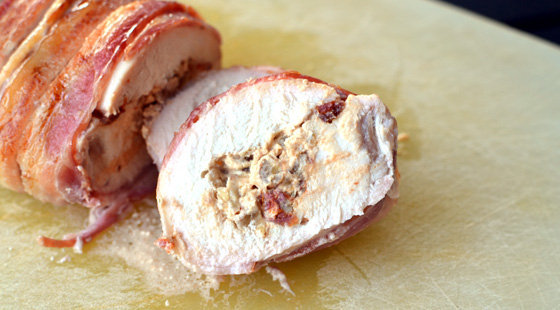 Svinemørbrad med Bacon & Pikantost opskrift