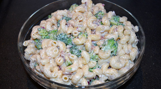 Broccolisalat lavet som Pastasalat opskrift