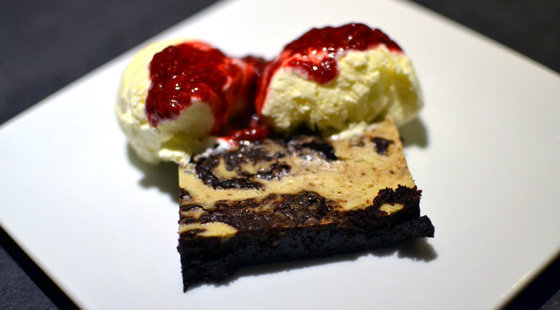 Cheesecake Brownie med Hindbær opskrift