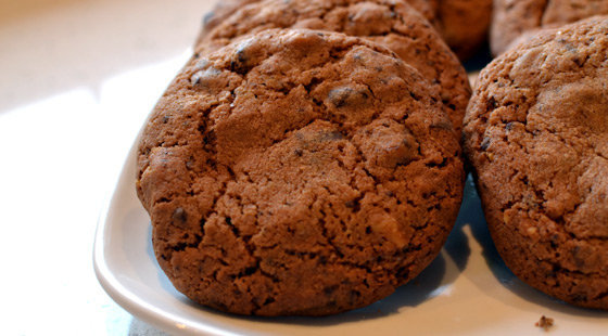 Chokolade-Valnødde Cookies opskrift